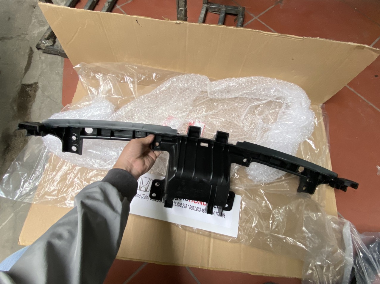 Xương đỡ mặt ca lăng xe Honda CRV 2018-2022